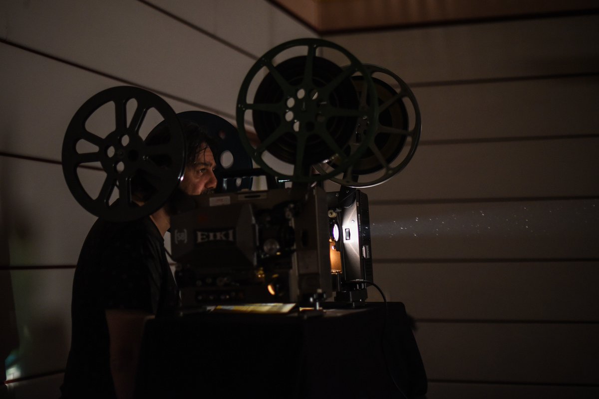 saco_oviedo's tweet photo. Domingo 17 a las 18:00. Otra oportunidad de sentir La invitación al viaje, una soberbia selección de @ElenaDuqueV #saco #lainvitacionalviaje #cineexperimental @culturaoviedo @aytoviedo #AngelRueda @s8cinema
📷@Ivan_Mar_Zenit https://t.co/CsvkKzgcsQ