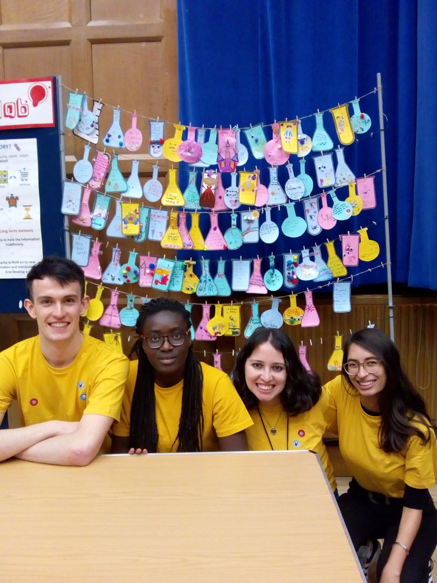 Ori1189's tweet photo. Yesterday was not a regular night, it was #DiscoveryNight! An amazing #scicomm event at @sheffielduni. Such a great time talking about memories and engaging with the public.
I love @SciCommSheff π
#Motivation #Science #psicology #WorkingMemory #PublicEngagement @UniShefEngage https://t.co/AprEOkEsc3