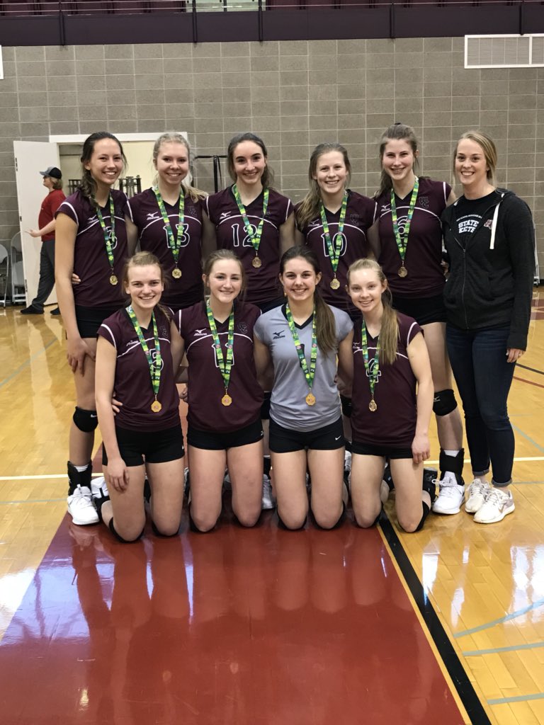 volleyballwc's tweet image. Big Congrats to these girls on winning the 10th grade AAU Gold State Tournament!!!  🏆🥇🏐🐺