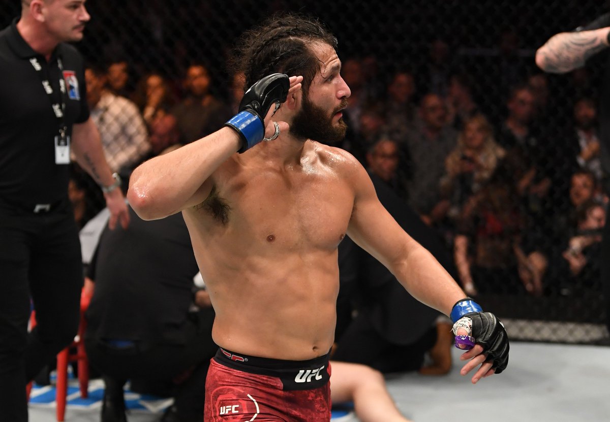ufc's tweet photo. Crowd silenced. #UFCLondon https://t.co/hstH7OYwPH