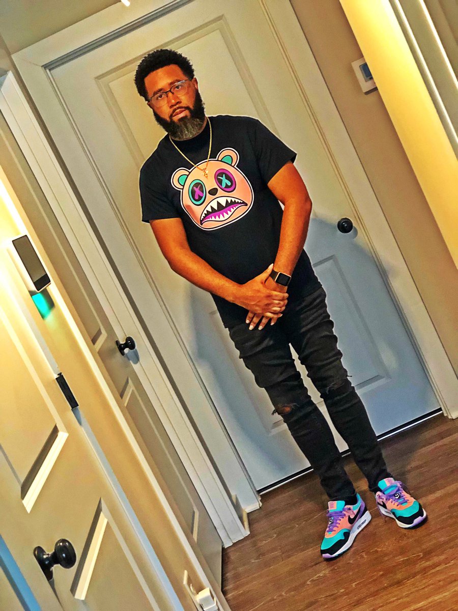 Jay2XPearson's tweet photo. One day, you’ll be just a memory for some people. Do your best to be a good one. #LongLiveBone #FlyHighCuz 🕊🙏🏾 https://t.co/PwOCpIFOmp
