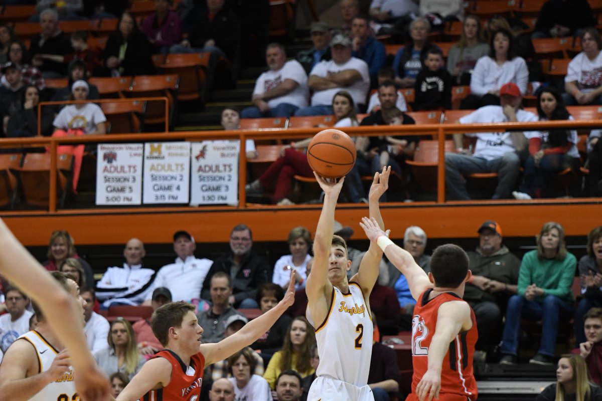 JonKlemme's tweet photo. Congratulations to the Harrisburg Tigers Boys Basketball team on their 3rd Place finish at the 2019 @SDHSAA State Class AA Basketball Tournament!!! Harrisburg 70 - Yankton 64 Overtime win. HHS Leaders: Nick Hoyt 29, Blair Slaughter 14, Conner Geddes 13. #GoTigers https://t.co/zxzYnUBrRa