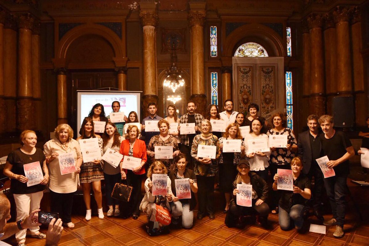 ile_cid's tweet photo. En la apertura del 9no Festival Internacional de Poesía y Arte #GritoDeMujer de la Sociedad de Escritores de la Provincia de Buenos Aires. #LaPlata 📚 https://t.co/wuPwQQT3hS