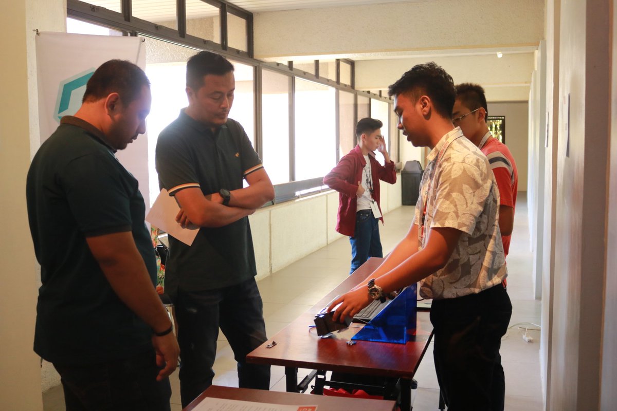 fablabupcebu's tweet photo. Project Suroy bagged 1st Place for this year's #ArduinoD19 Maker Challenge. Suroy implements a passenger capacity monitoring system for public utility vehicles in Cebu,PH. The system comes with an app so the public can check availability of seats in approaching PUVs. #AD19CEBU https://t.co/GdhIE2b6Ee