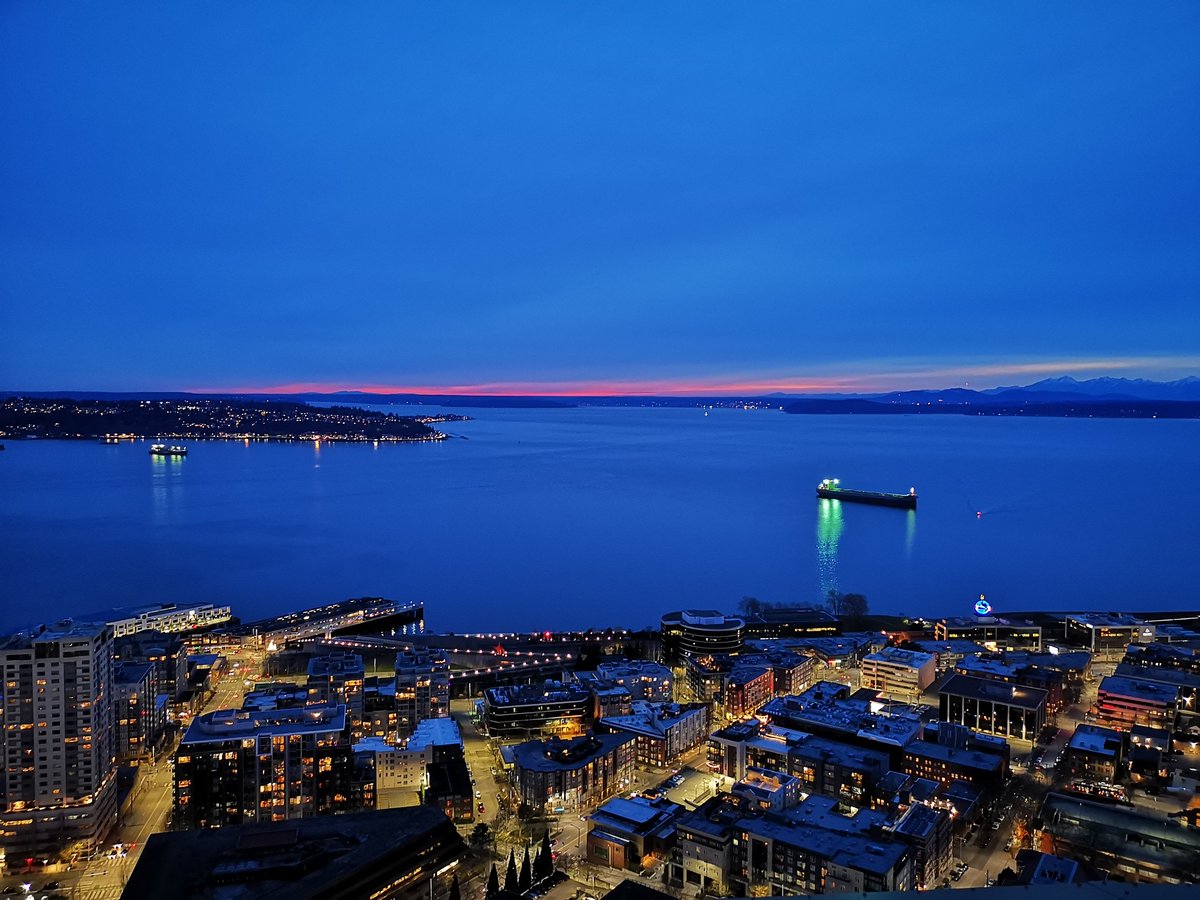 vbandi's tweet photo. The view from the #spaceneedle is breathtaking. #mvpbuzz https://t.co/xitgLcwAFt