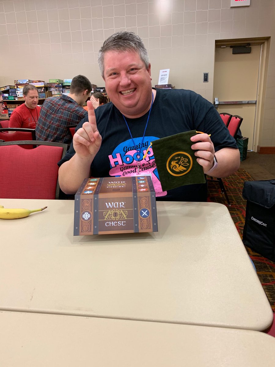 usanachris's tweet photo. Thanks @alderac for supporting the #IndyCon2019 Play and Win area. Neat abstract fame with nice poker chip components. I did not win it, but I’ll work on acquiring it elsewhere. ;) #boardgame https://t.co/b1Myb8tqFC