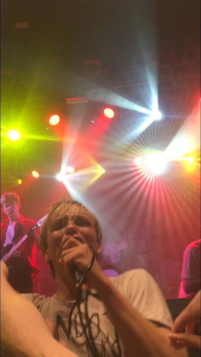 devil5pit's tweet image. @swmrs fans are a different type of species&amp;lt;3  @therealcoleyoly  @maxbeckaaa