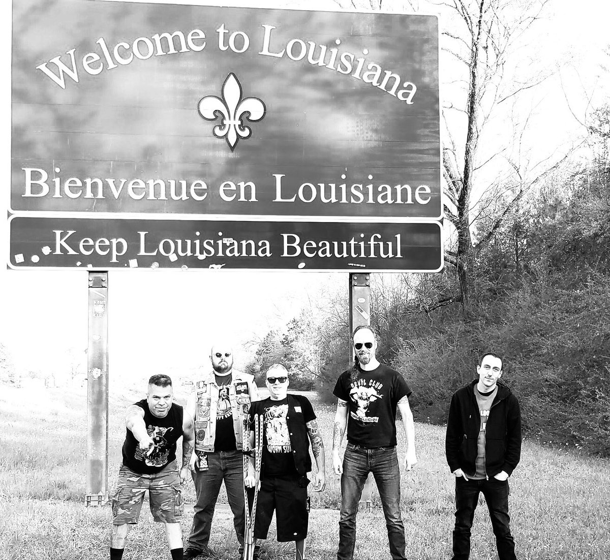 Makinbeliever's tweet image. Roadstuff. #vanlife #austinpunk #wormsuicide @WormSuicideTX