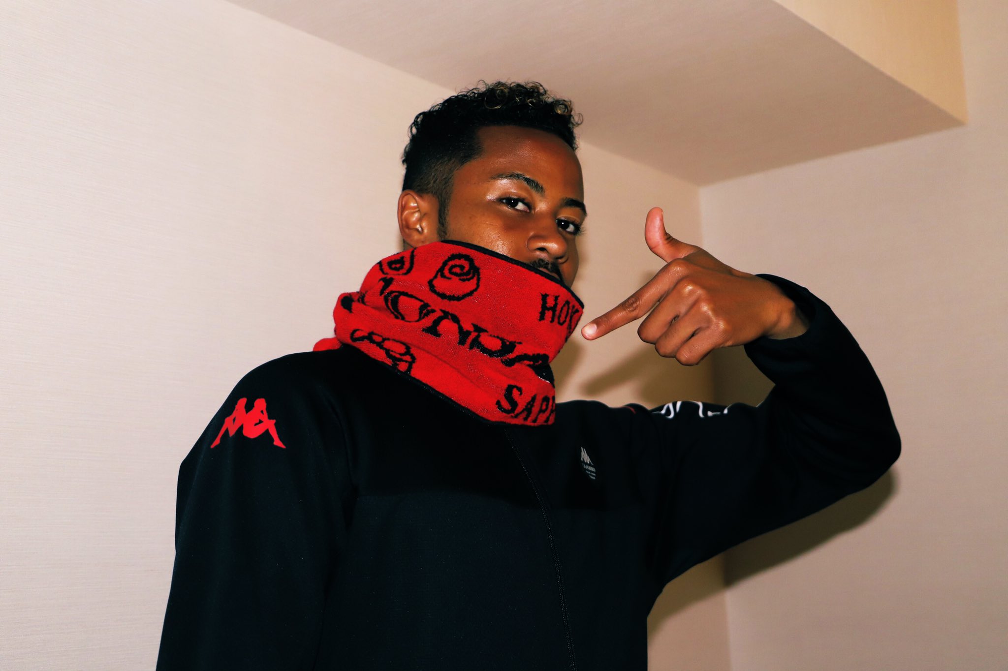 北海道コンサドーレ札幌公式 本日の鹿島戦もたくさんのグッズをご用意してお待ちしています 開幕戦に発売した パン派 ごはん派 タオルマフラーは現在のところ ごはん派 の圧勝 押され気味の パン派 支持を表明するのは この人 鈴木武蔵選手 北海道コンサドーレ札幌公式 本日の鹿島戦もたくさんのグッズをご用意してお待ちしています 開幕戦に発売した パン派 ごはん派 タオルマフラーは現在のところ ごはん派 の圧勝 押され気味の パン派 支持を表明するのは この人 鈴木武蔵選手