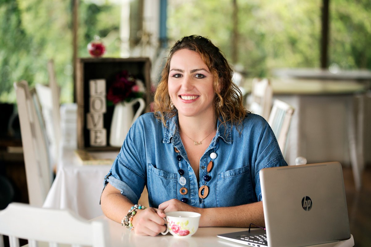 MrsBBookReviews's tweet photo. Tea with Mrs B, an author interview series welcomes @SarahW_Writer . Over a flat white and scones with jam and cream we chatted about The Dairy Farmer's Daughter. @AusWomenWriters 
https://t.co/pvf4VM4Li9 https://t.co/uPsjy94qXv