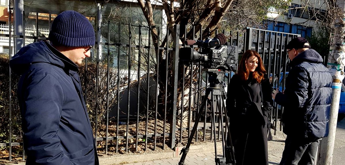 Storie di coraggio, intraprendenza e artisticità nel reportage dal #Kosovo in onda alle 11.05 su <a href="/RaiTre/">Rai3</a> nel magazine @Est_Ovest 🙂
Realizzato assieme a <a href="/ludovicofontana/">Ludovico Fontana</a>, la vicenda personale di Besa Neziri Rugova #designer di moda ed imprenditrice di #Prishtina