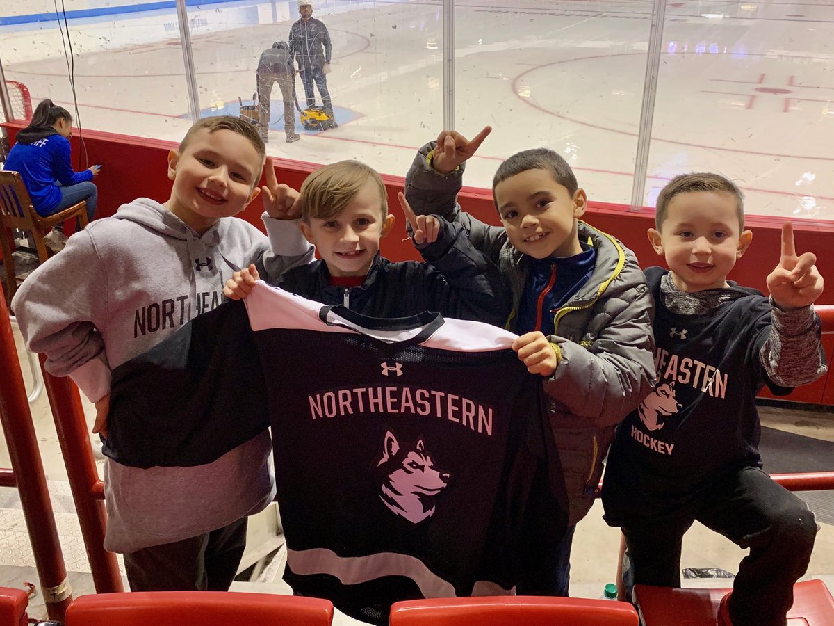 JTSportsHub's tweet photo. LETS GO HUSKIES!!!! @howlinhuskies https://t.co/BO3E2fe4x5
