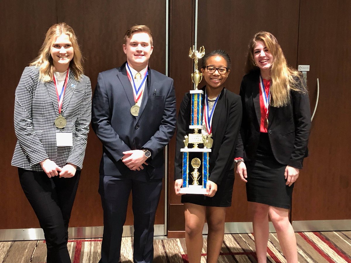 MillstreamCC's tweet photo. Proud of all of our @MillstreamDECA state participants. Congrats to these students who were in the top 10 and to Taylor Mitchell for qualifying for Nationals. #theSTREAM https://t.co/M8qFv1mtNZ