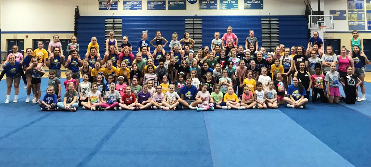 MisericordiaCheer tweet media