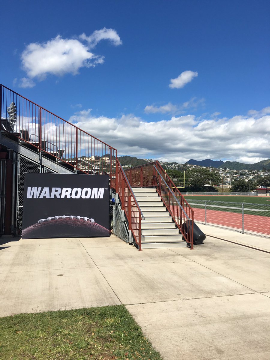 WarRoom_1's tweet photo. We are at farrington high in Honolulu for the #levelup camp with @treofa make sure to stop by and learn more about #CFBootcamp to take your game to the next level! https://t.co/NU5h9yFVbE