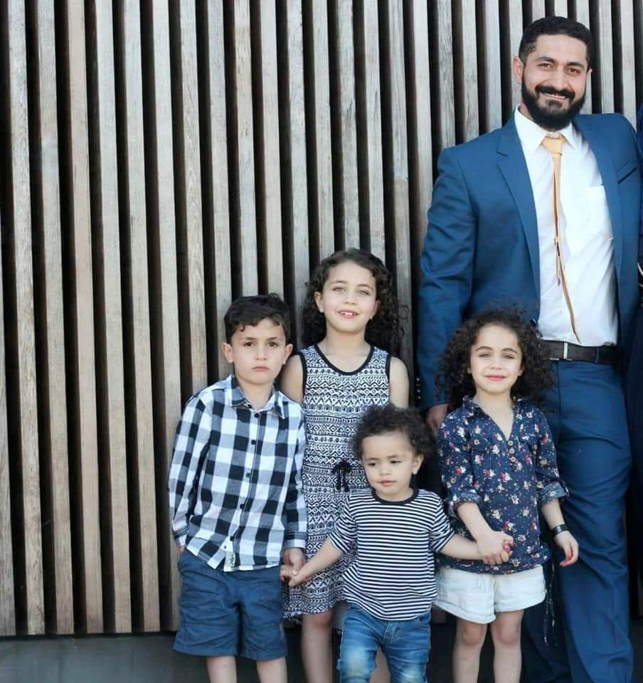 _SJPeace_'s tweet photo. This Waseem Al Sati, a father who was shot 4 times along with his daughter who was shot 3 times by the New Zealand terrorist. 

They are both in critical condition *STILL ALIVE*

No matter who you are or who you pray to, PLEASE for them 

1 Retweet= Prayer 

RETWEET THIS. https://t.co/nlvo76wa07