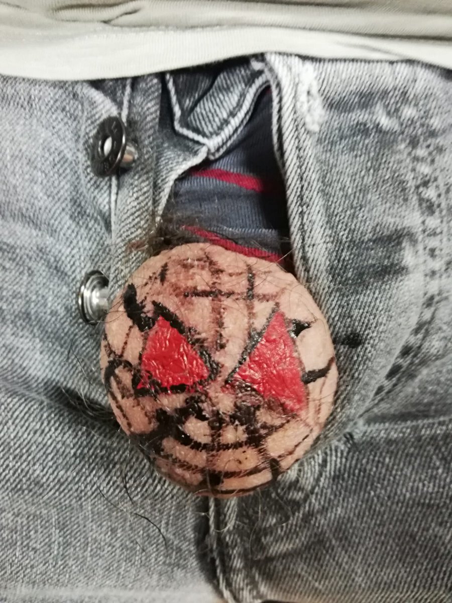 ¿Creéis que tengo futuro como #cosplayer ? Aquí mi primer #cosplay de #spiderman. Mas bien eggspiderman.