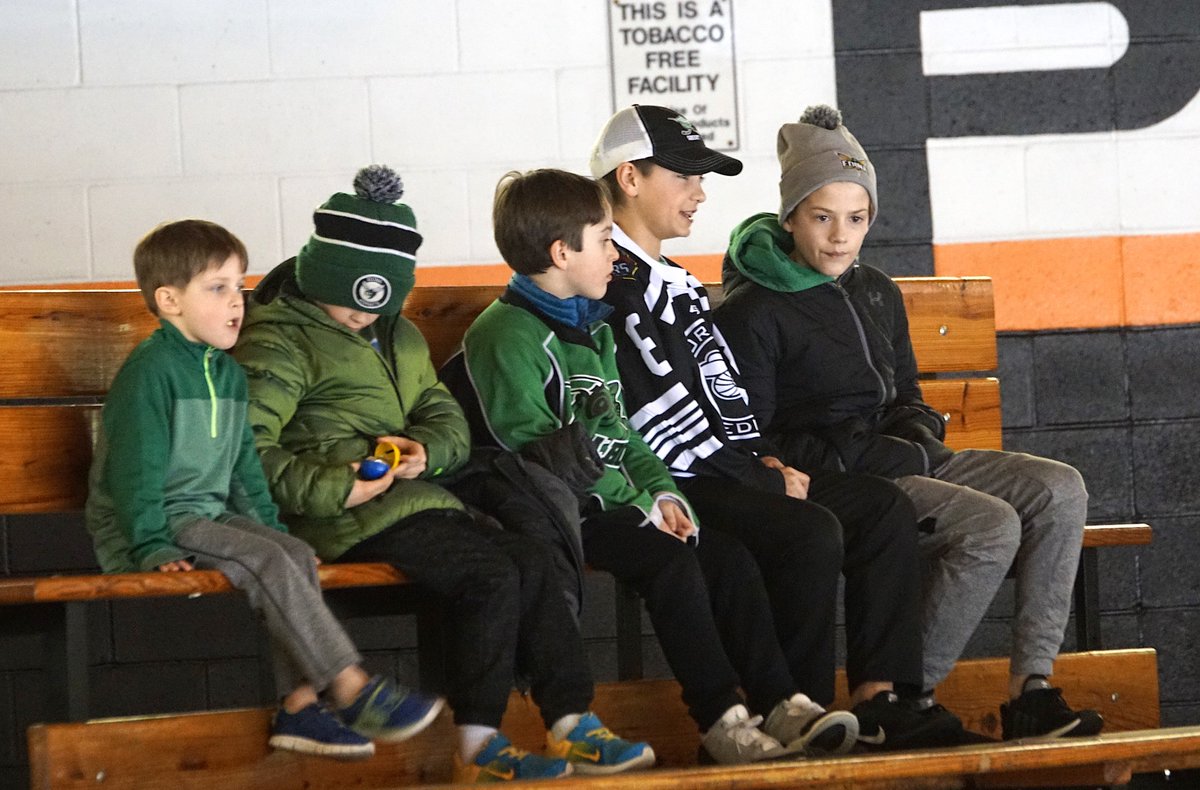 YouthHockeyHub's tweet photo. 12A State

Tomorrow's Championship will feature these two cheering sections https://t.co/eCIwDmIl73
