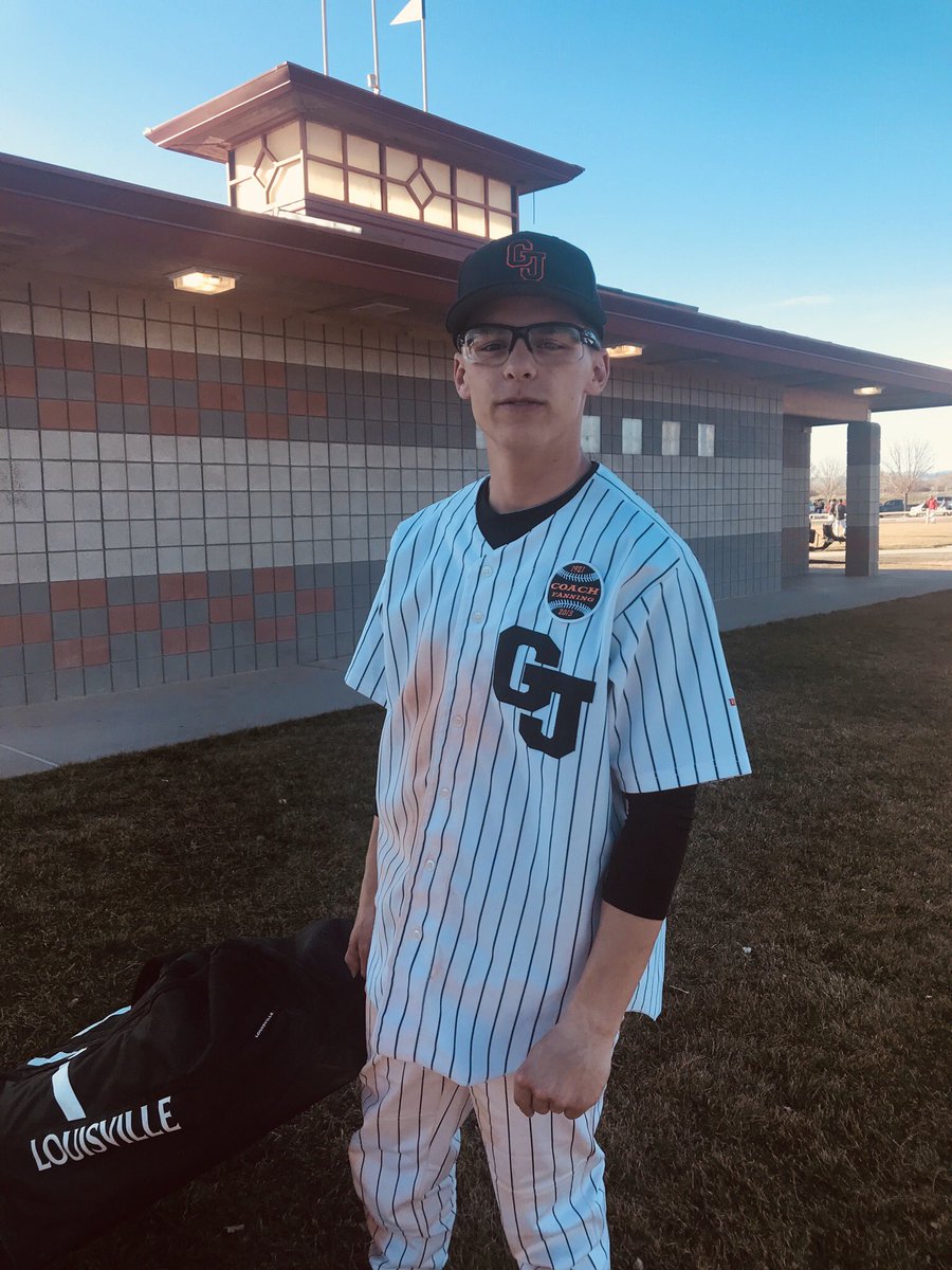 5hanks's tweet photo. It’s a baseball and friends kind of weekend! #rumblemavs #tigerswiththewin #soulsisters #goforthesweep @kmhanks24 @JaredHanks6 @Madie77157699 @30Skipper https://t.co/4rTc9jUWX5