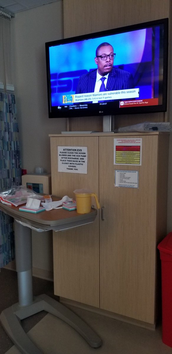 VLovesFree's tweet image. Thanks to @dubnation @KlayThompson @KDTrey5 @Money23Green my mom was heavily sedated in the ICU &amp;amp; she woke up in time 4 the @warriors game. @StephenCurry30 my mama said she wears size 8. #askingforcurryshoesforamiracle
#blessed #mymamawillbeok
#thankyougodandmywarriors #DubNation