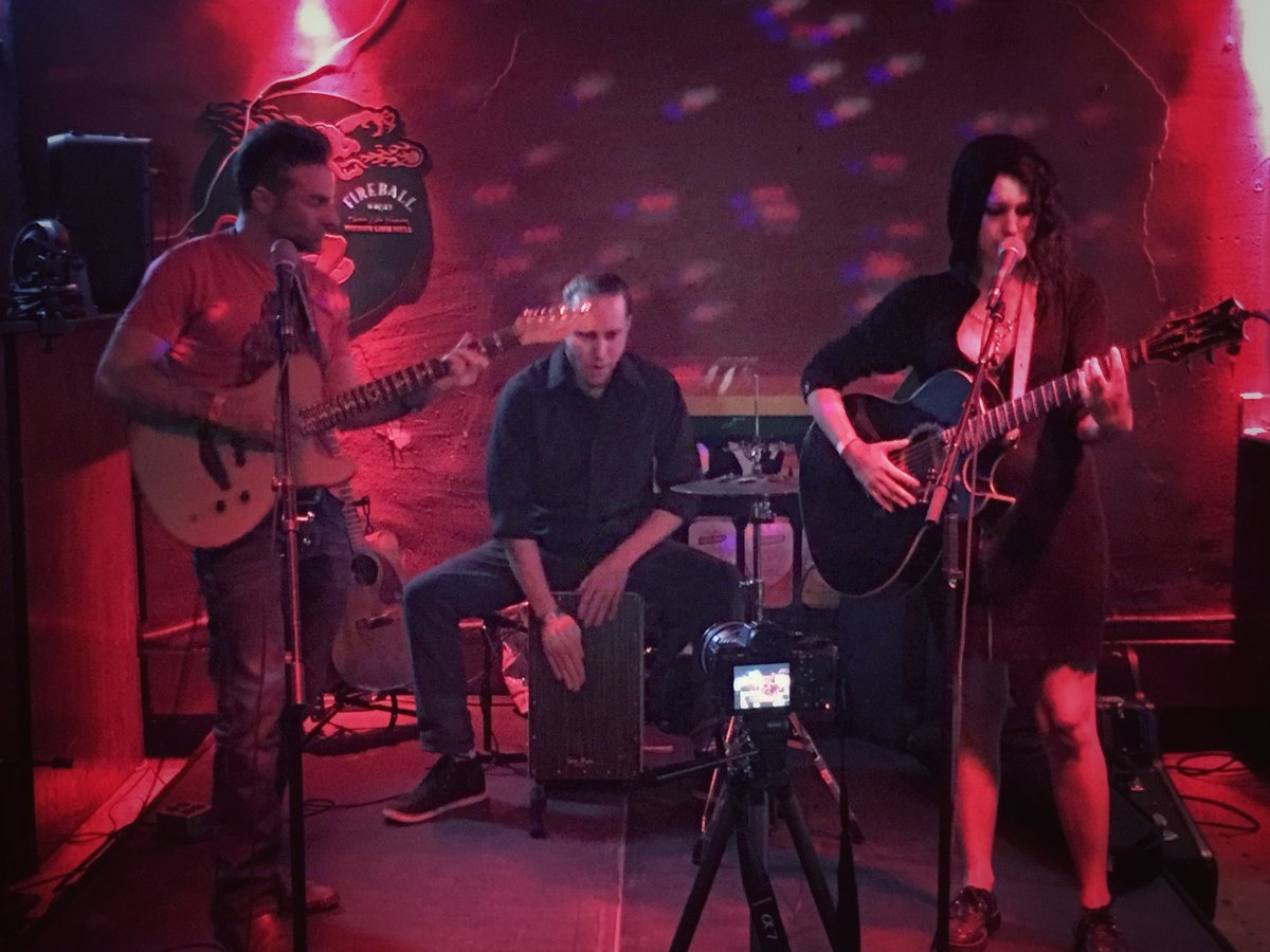 weirdwolvesband's tweet photo. Such a fun show! Can't wait for more shows to come πΊπΊ #musiciansofaustin #atxmusicians #atxmusic #music #atxlivemusic #livemusic #austintexas #atx #sxsw #theironbear #supportmusicians #supportlocalartists #weirdwolves #weirdwolvesband https://t.co/EPctQX6GGt