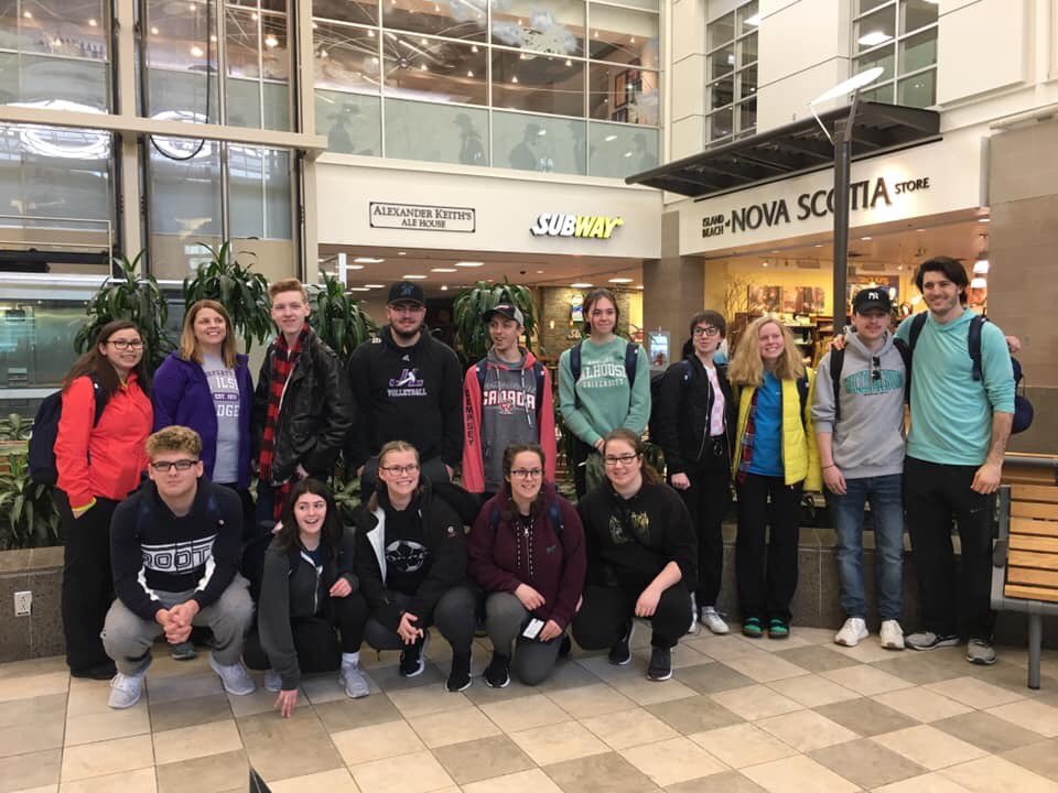 ES_Skyhawks's tweet photo. Seeing some #ESSAlumni faces! Have fun in Rome! #HappyMarchBreak https://t.co/JGbwXYhdhm