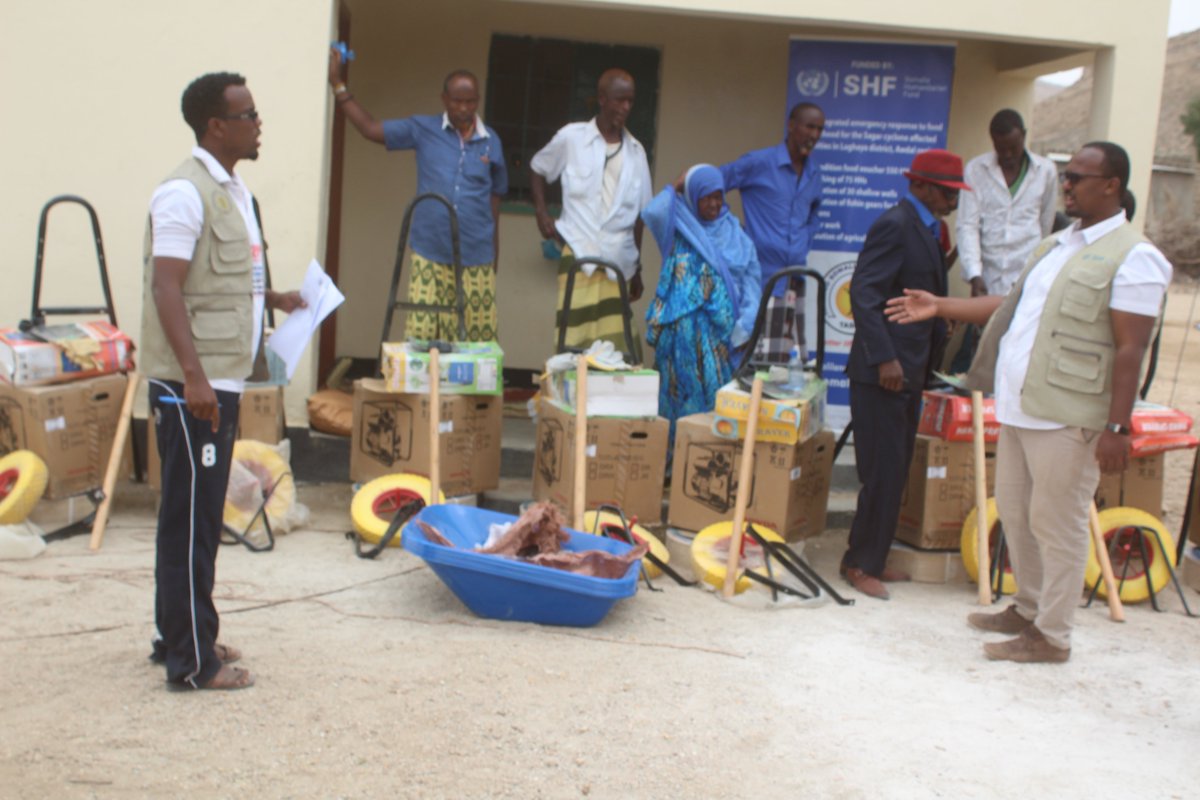TaakuloSomali's tweet photo. #TASCO distributed Agricultural inputs / tools for #10_Farmers in Fardaha Village under Lughaya district.Each Farmer received #1_Water_pump,  #Sprayer, #water_pipe(100m), #Wheel_barrow #Hoes. #Shovels, #Rakes, #Axes and #Hand_Gloves.Funds from @shf_somalia @OCHASom  @DFID_UK @QF https://t.co/g1pGJqg2a9