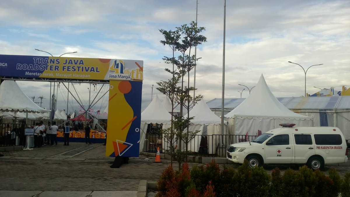 Tim Medis Trans Java Roadster Festival HUT <a href="/PTJASAMARGA/">PT. JASAMARGA</a> Ke 41 di Rest Area KM 519A Tol Soker Masaran Sragen. (17/3/19)

#PMISiapBantu