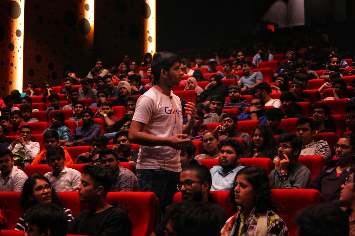 ialimustufa's tweet photo. Do one thing every day that changes you!
I had 15 mins! Perks of being the last speaker :p
Motivated these 650+ young minds for helping us remove biases from #ml inspired by @JeffDean
Cc: @googlestudents
@facebook devC mumbai
#ialimustafa #facebookdevc #bias #MachineLearning https://t.co/PDU9S5lvHE