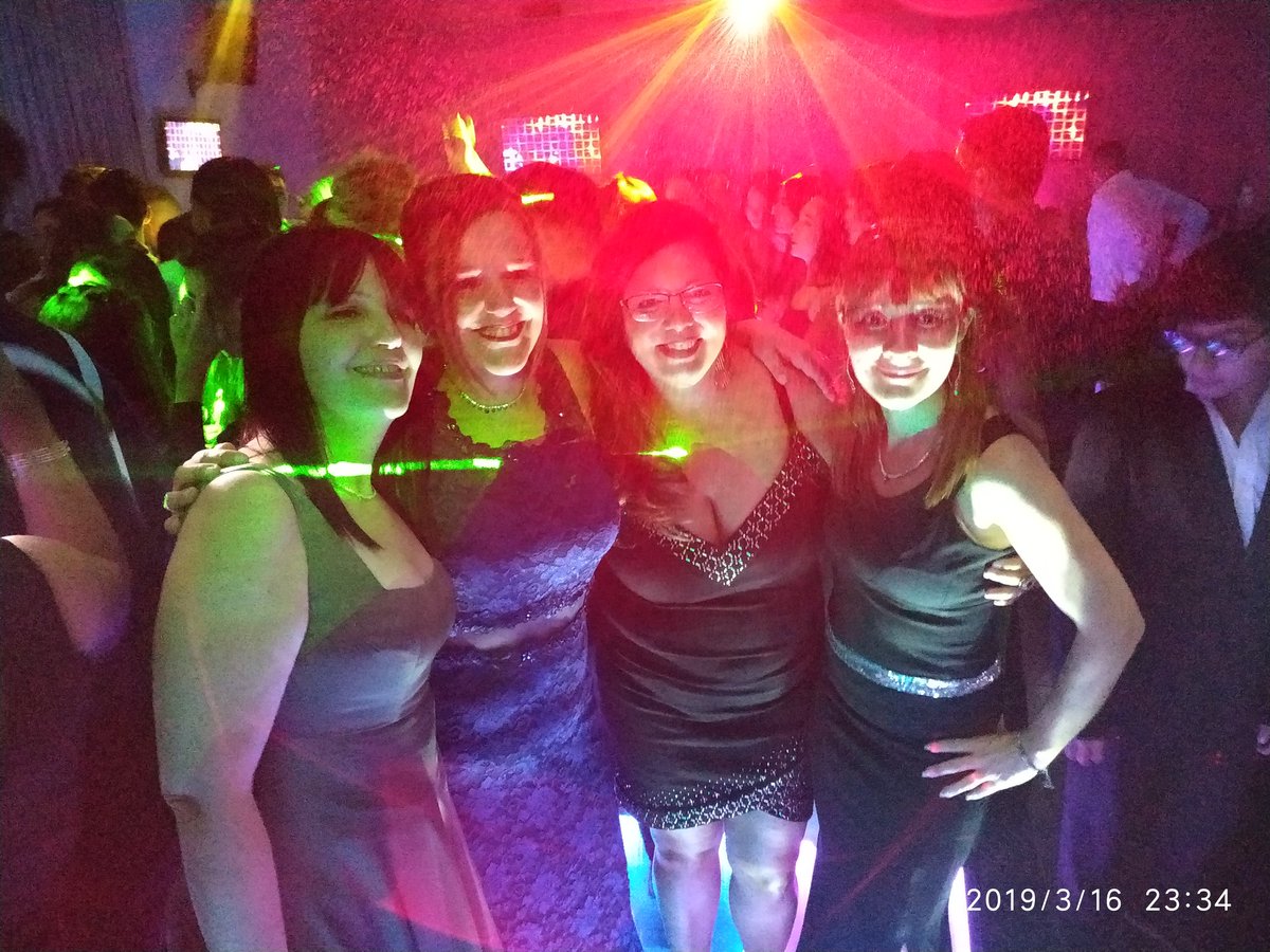 Maximan3333's tweet photo. #15aguseneleve Las chicas del 15 (de 1915). https://t.co/6WoRDfkJ2I