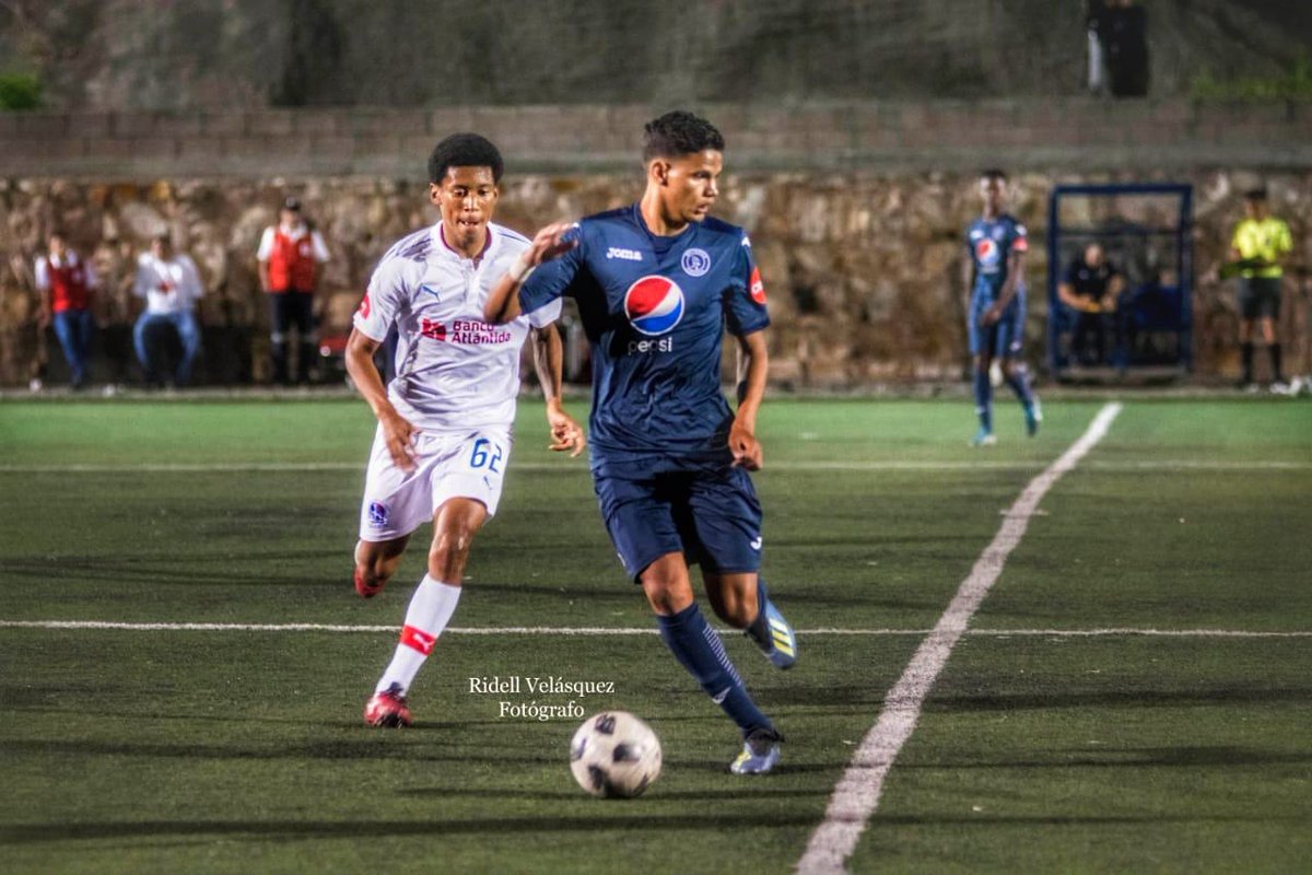 NEWS: #SwitchbacksFC Sign Young International Forward In Cesar Romero

📰 bit.ly/Romero-SFC
