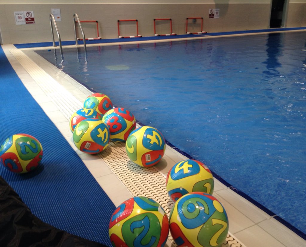 ReptonADJrSport's tweet photo. Year 1 are learning about Waterpolo this week. They will be swimming with the ball and passing to their team mates. #ReptonADwaterpolo #ReptonADteamwork #ReptonADnewsport @ReptonADYr1 https://t.co/Ba0mjUgC7t
