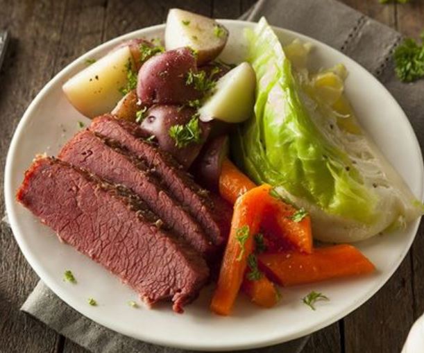 RobertMorrisInn's tweet photo. Celebrate St Patrick's Day.🍀with Mark's favorite of Corned Beef & Cabbage with buttered Potatoes and Parsley Sauce. #chefmarksalter #portofoxford #robertmorrisinn #talbotcountymd #eastonmd #stmichaelsmd #realfood #foodheaven #cambridgemd #stpatricksday #cornbeefandcabbage https://t.co/B7c2yyZikE