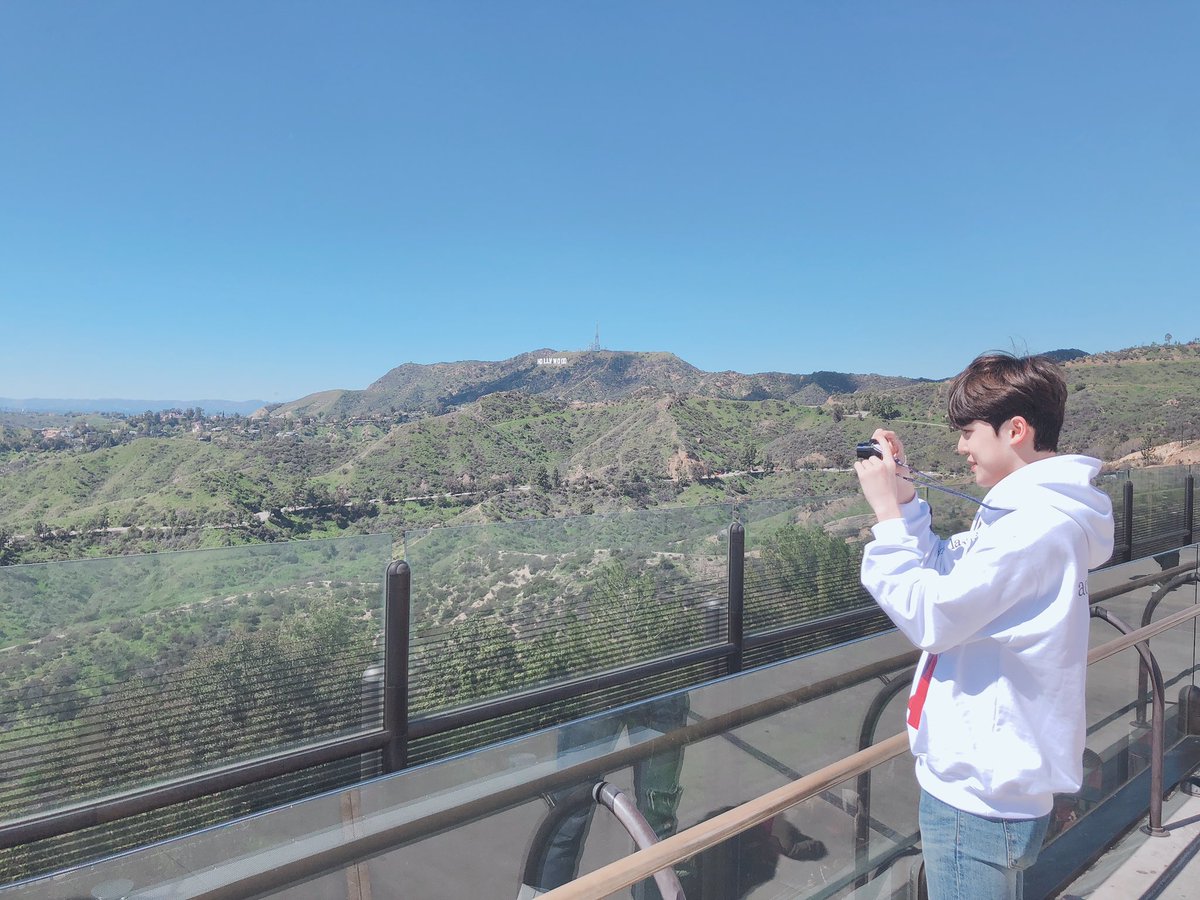ATEEZofficial's tweet photo. [#윤호] 그리피스 천문대💕 남는건 사진이죠!!
#ATEEZ #에이티즈 https://t.co/fTTI8yIeME