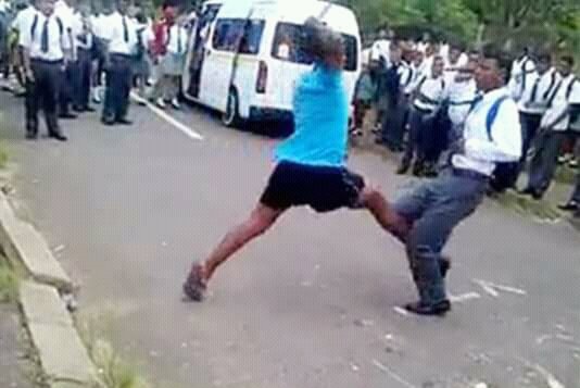 thokozanimageba's tweet photo. We SAns been holding time boom that is exploiding in our face now. Violence at schools is getting out of hand. Its not the mendate of dep. of basic education only but its a societal issue. Communities please come on board.
#MondeorHigh @ElijahMhlanga @EducationGP @Lesufi @DBE_SA https://t.co/bCN1BC0rzQ