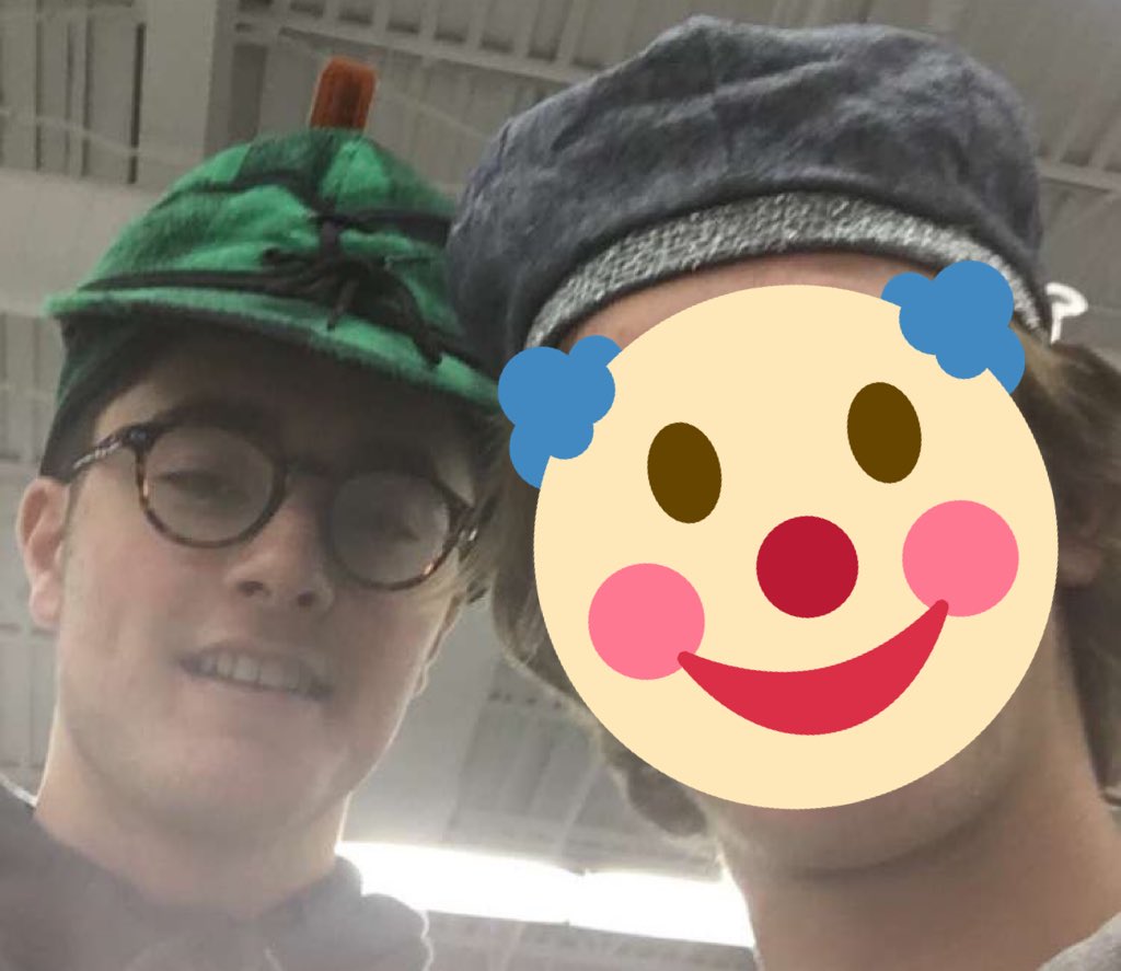 foxna123's tweet photo. Hey everyone Simon is looking to get weird tonight, if any girls would like to hang with him.....
The rest of us are here also
Jacks also a Cornell commit D1 https://t.co/2KH2BdxK5f