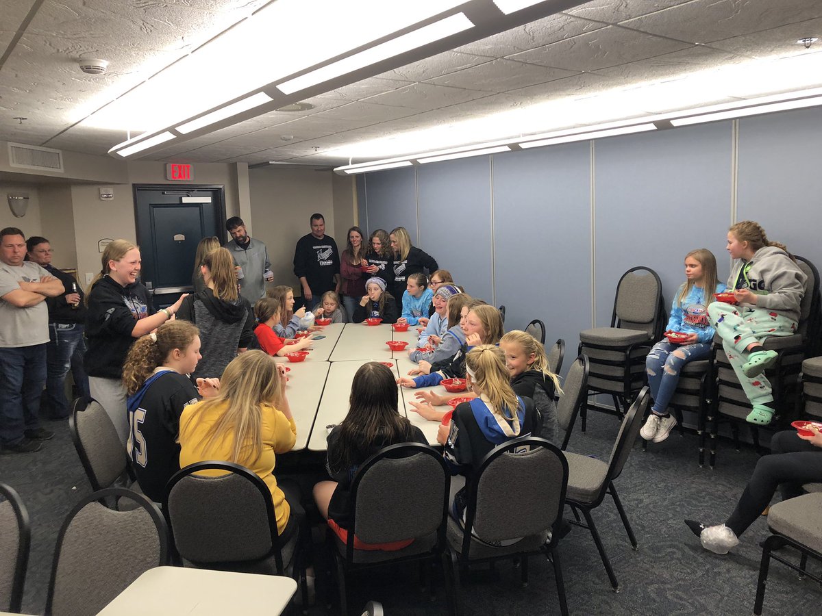 DriverHomich's tweet image. Hockey....best game ever. After a hard fought semifinal game Mankato and Woodbury get together for ice cream.