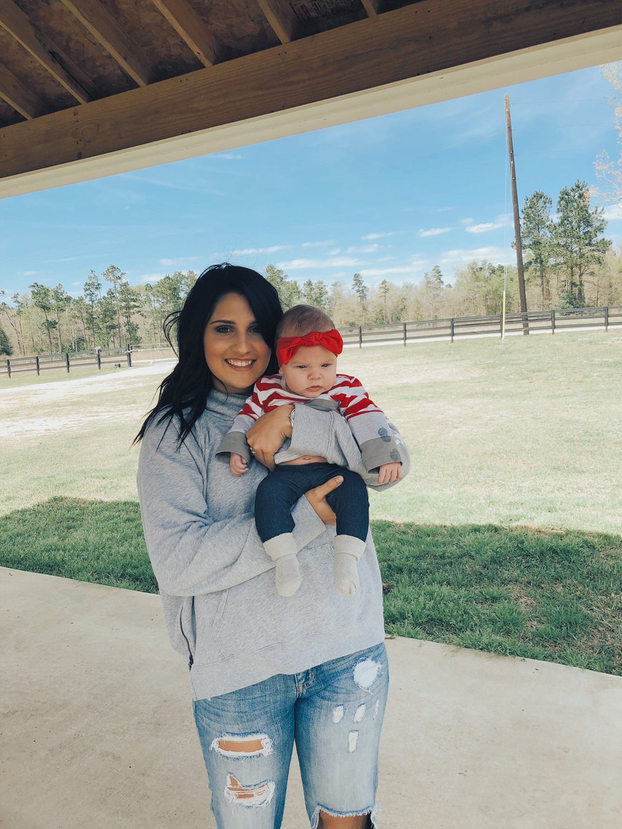 chelsseie's tweet photo. //mom minus the nagging- equals aunt 🧸 https://t.co/NRFyqv3ZQC