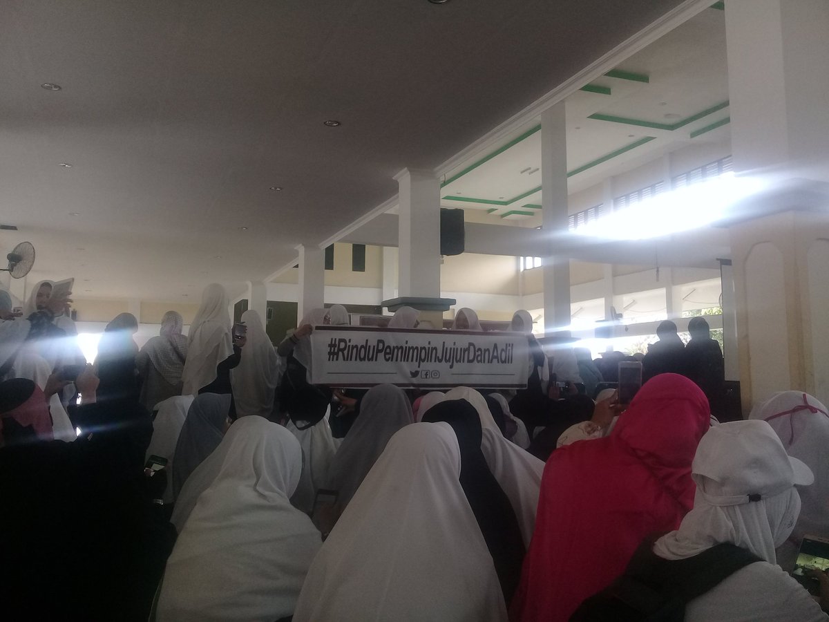 Adee164's tweet photo. AllahuAkbar

#RinduPemimpinJujurDanAdil
#rindupemimpincintaislam 
#RasulullahSawPemimpinKami https://t.co/NGTb5qBVZp