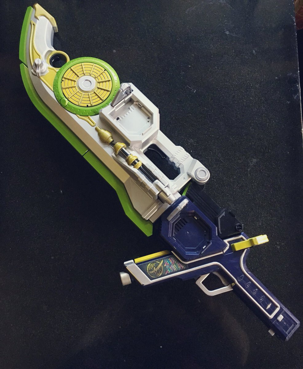 特撮カフェバーぷらんたん 土曜日の営業終了後も残ってひとりshtを見つつ組み立てをし 舞台斬月最高パッションから始まった斬月カチドキアームズカラーの火縄大橙dj銃リペイントやっと完成しましたー ちゃんと従来どおり遊べるよ ヤッタネ そんな本日