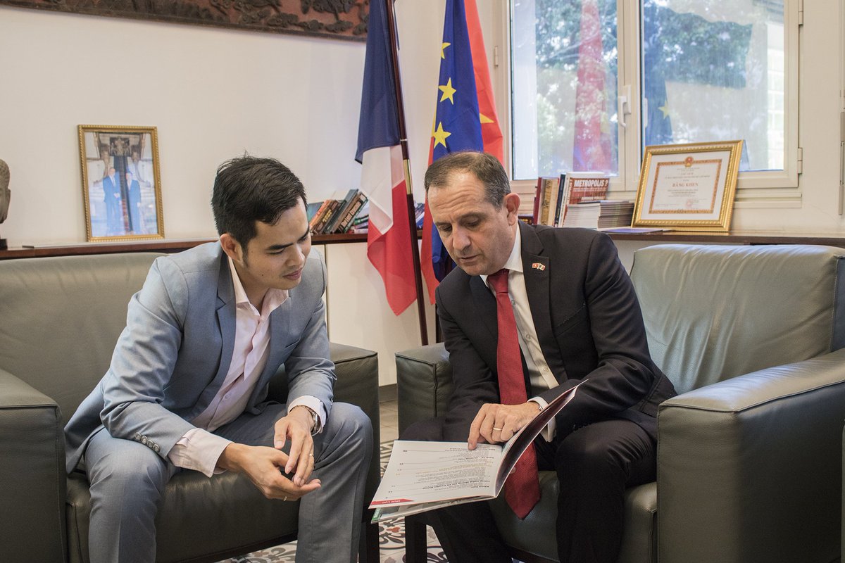 congthang1607's tweet image. Great conversation with Mr @VincentFloreani  about education in Vietnam and what he is doing to support Vietnam. 

#LeadtheChange #project2019