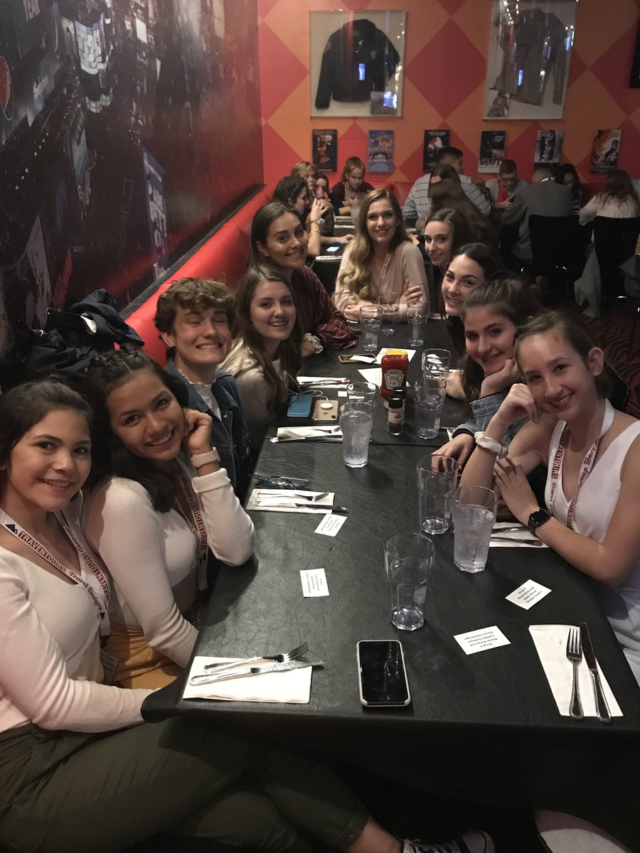 srhsband's tweet photo. Dinner at @planethollywood NYC! #sebnyc19 #nycstpatricksdayparade #striveforthehighest https://t.co/S7t8pQU6a0
