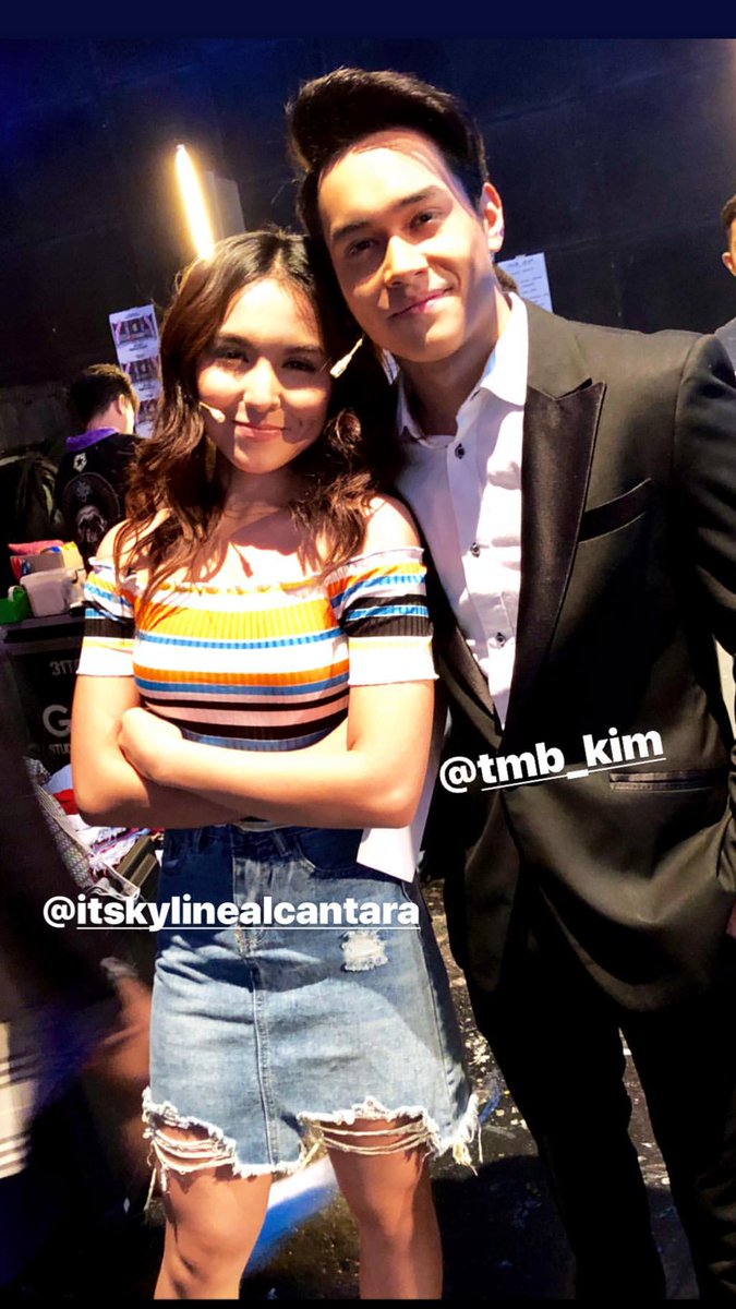 Kimline20's tweet photo. sobrang bagay talaga nilang dalawa 😍💛
@2002kyline @KimboLimbi 
@gmanetwork @ArtistCenter @SundayPinasaya 
#kimline #SPSFamliyDay
#kyline #kimlast #spsLOVETEAMKIMLINE #kiky https://t.co/5X7gZ2n1F1