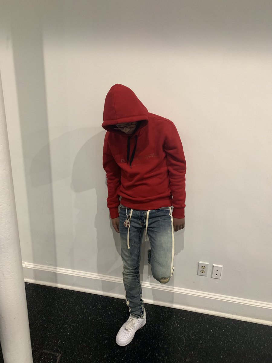lormark_'s tweet photo. Might’ve fell back but I will never fall of 💯 #freethel https://t.co/7i1we3wLNd