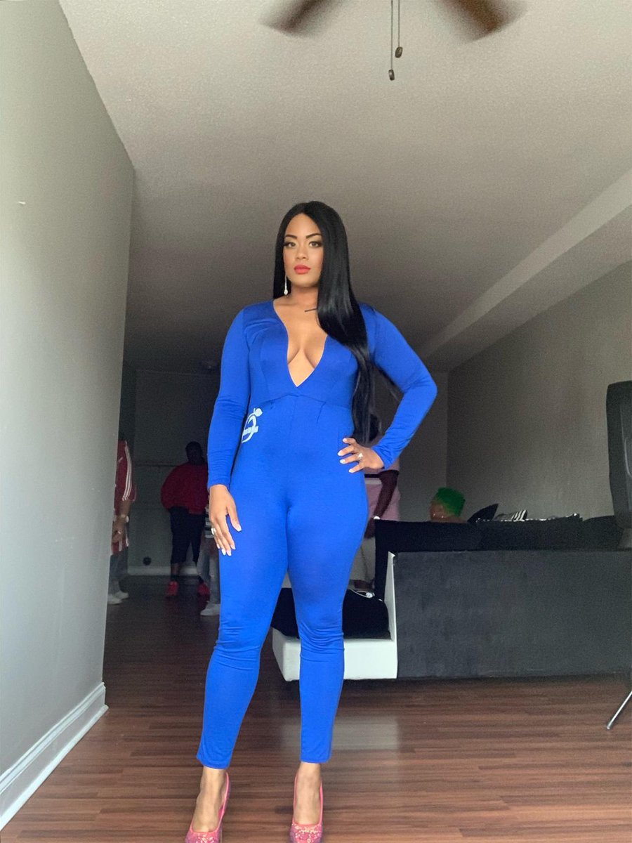 DollFaceSnookms's tweet photo. Thicker than average
Go shop now
https://t.co/kbsFhTMOlE
#Slimthickmodels
#modelswanted
#curvyfashion
#mua #atlanta #makeupforwomenofcolor #makeupforeveryone #neutrallook #redlip #wigtypes #32inches https://t.co/sIHqdYQIRE