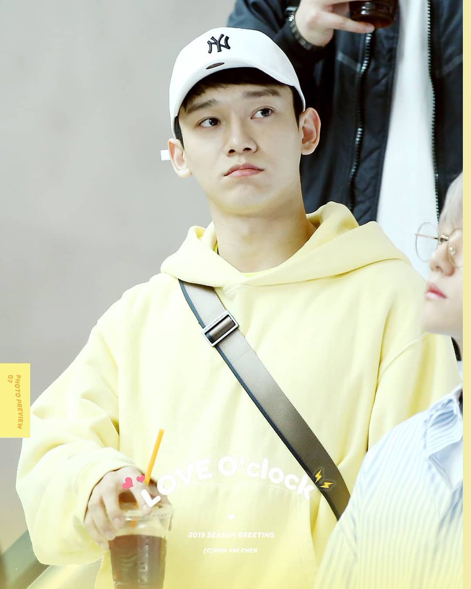 Byun06bae's tweet photo. Pot pout , why chennie chen chen so cute like that 😭
#TwitterBestFandom #TeamEXO #SoompiAwards @B_hundred_Hyun @layzhang @weareoneEXO https://t.co/VotJKzwpLT
