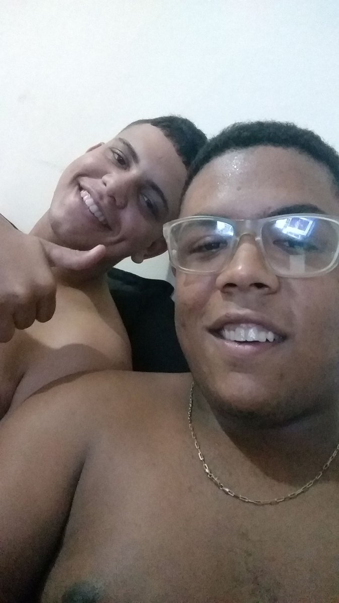 RaizDaCXD's tweet photo. Smp levarei vcs em meu coração. Amo vcs. 😭💔🏴
#ReiDoMonopólio 🤴🏽
#ArtistaDasRuas👨🏼‍🎨 https://t.co/ql9VIjzufc