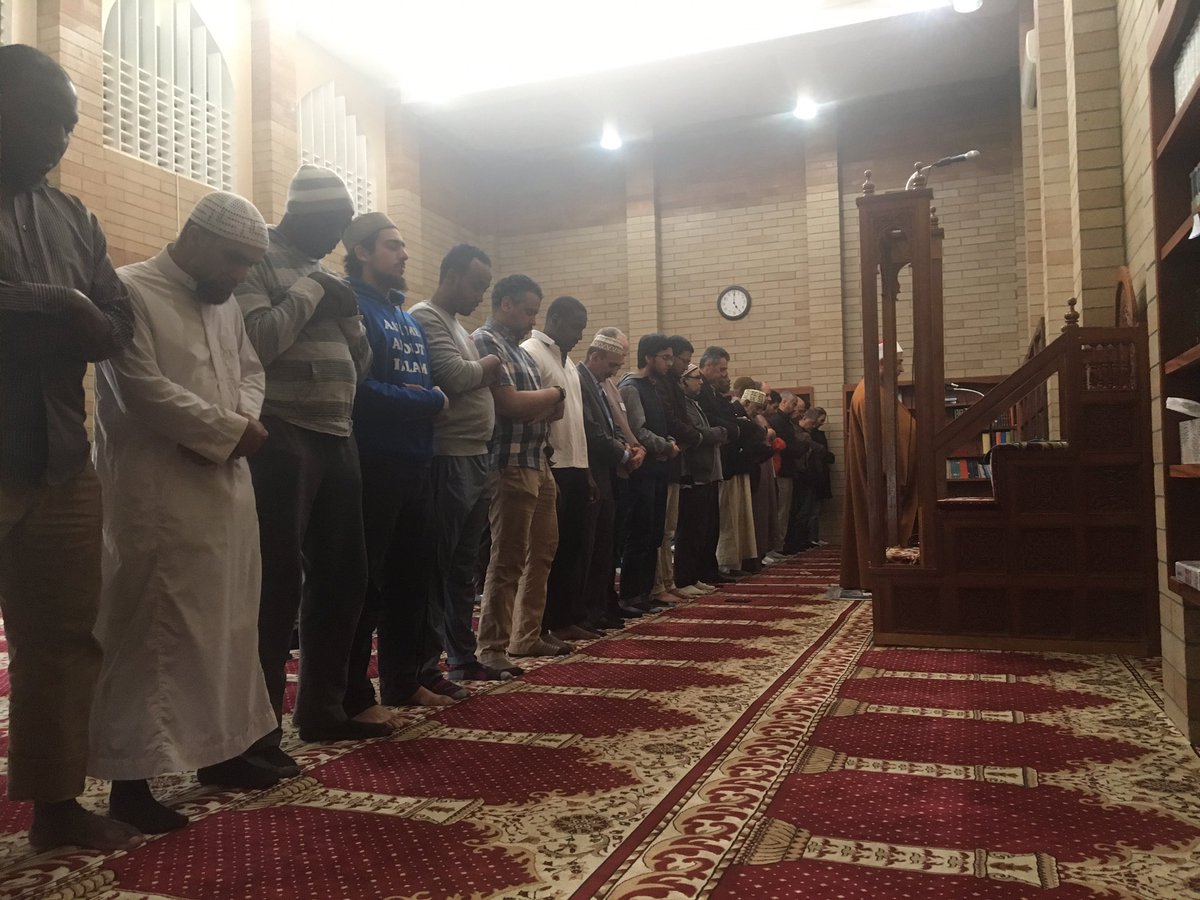 PatrickQuinnTV's tweet photo. “It removes the barriers.” A day after the mass shooting in New Zealand - one Seattle mosque opens its doors to “Get to Know Your Muslim Neighbor.” Story on @komonews at 11pm. #IdrisMosque #CupOfTea https://t.co/lltfcnX7DW