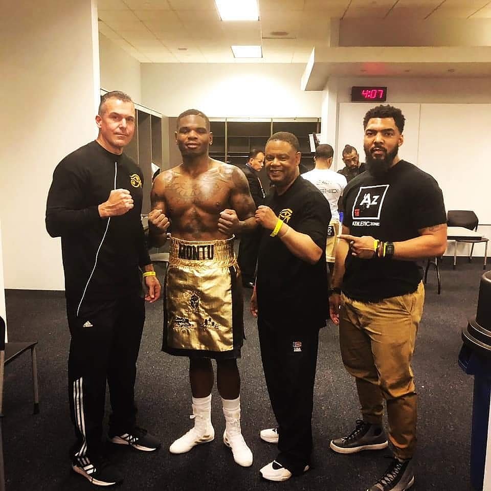 ATKeyes's tweet image. Shout out to sponsored athlete Adrian Taylor and the team on his victory tonight on the #spencegarcia undercard at @attstadium #boldwarrior #o3zonedallas #boxing #thesweetscience #futurechampions #mandown #train #fight #recover #repeat