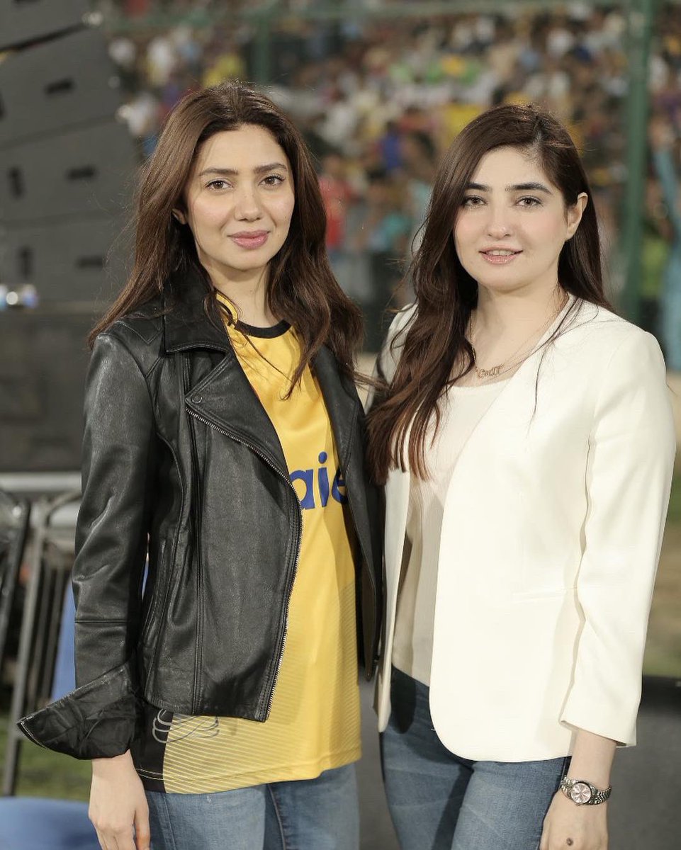 gullpanra's tweet photo. Had tremendous tournament this year consistently. #YellowStorm nailed the semifinal to make its way for finals with QG. Had a blast with other celebs &amp; off-course the crowd was as amazing &amp; supporting as it's always, hats off 👍👍
#PZ #PeshawarZalmi #KhpalZalmi #PSL_2019 https://t.co/FnbhaAbiLe